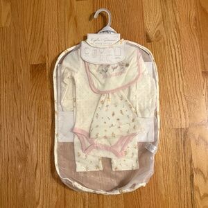Kyle + Deena 7 Piece Baby Girl Gift Set